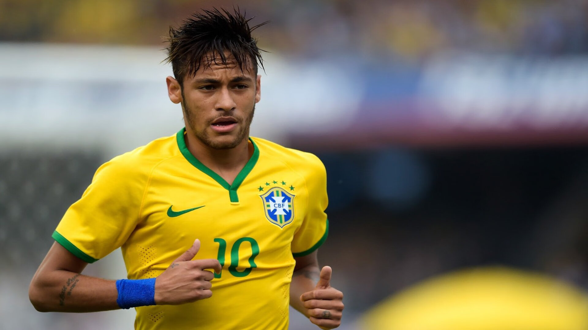 “英超冠军争夺逐步升温，紧张气氛弥漫”，英超冠军来群里看看